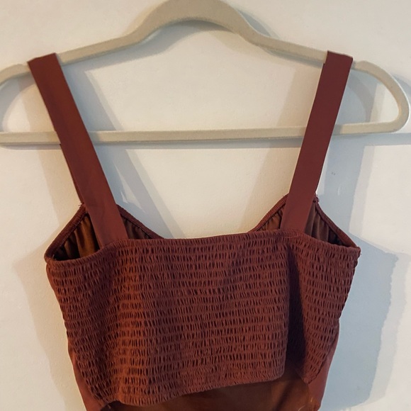 Rusty Color Tank Top - Picture 2 of 3